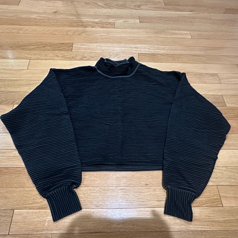 Good American turtleneck sweater (size 3)